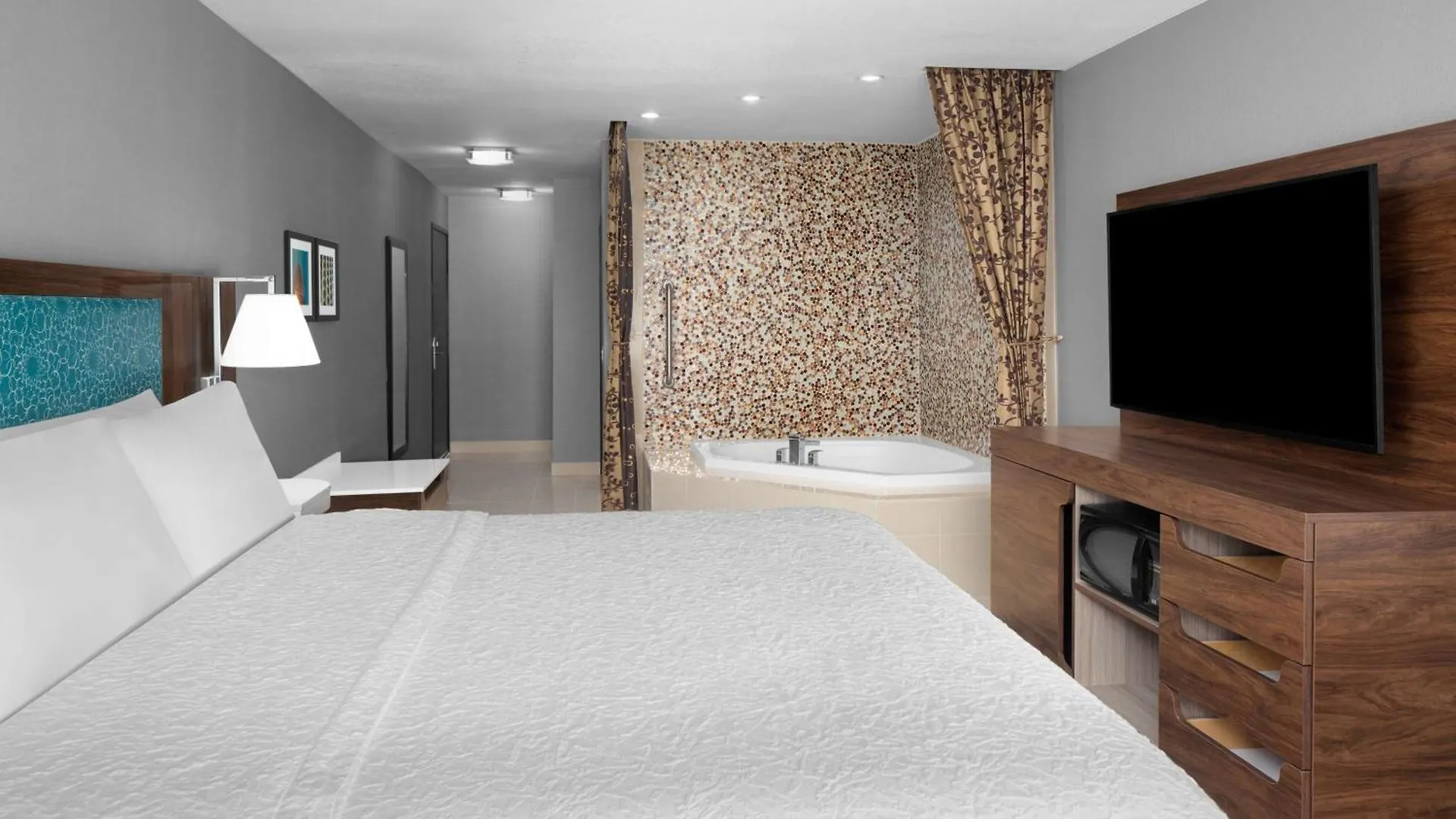 Hampton Inn Phoenix - Biltmore Hotel