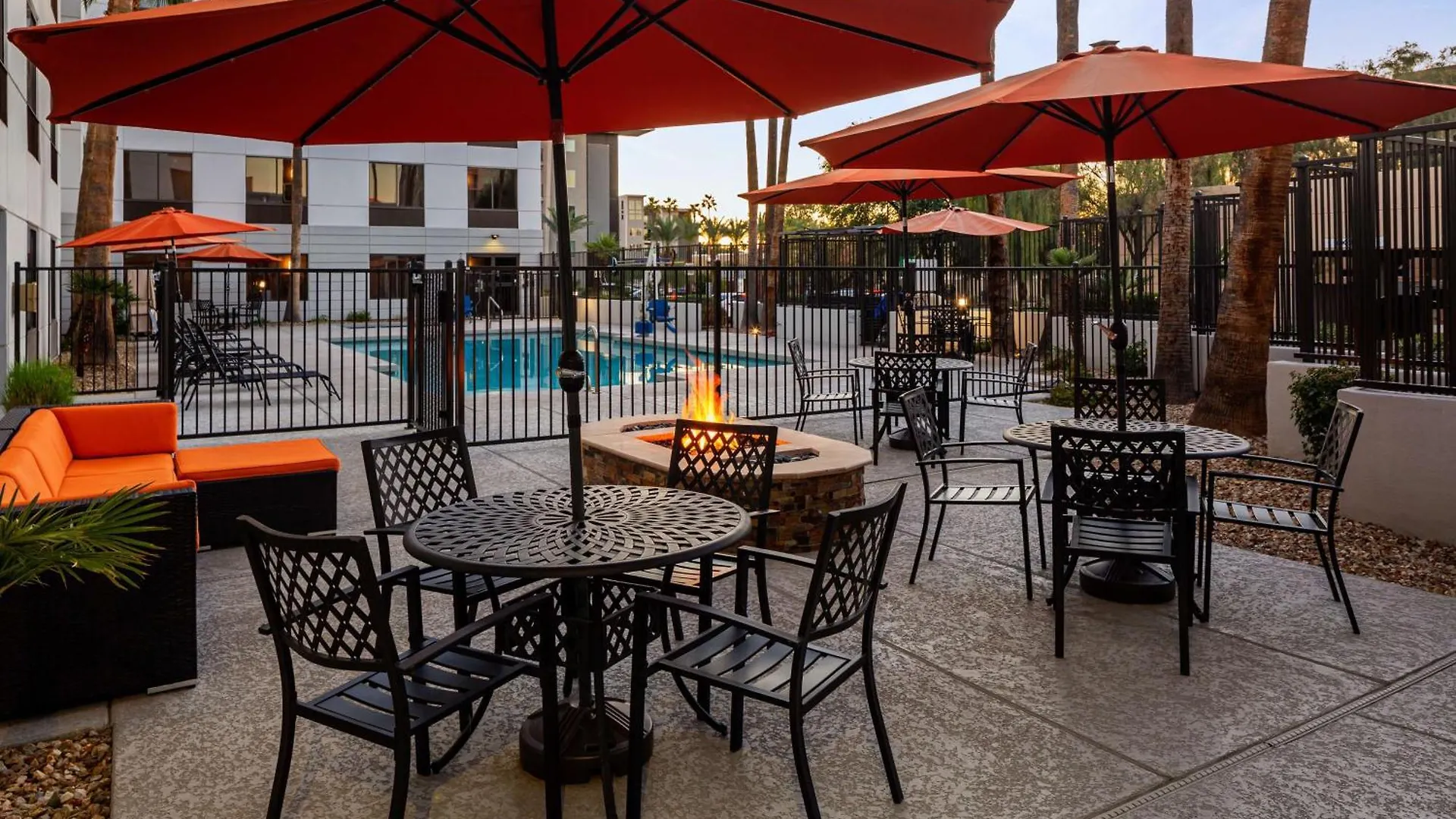 Hampton Inn Phoenix - Biltmore Hotel